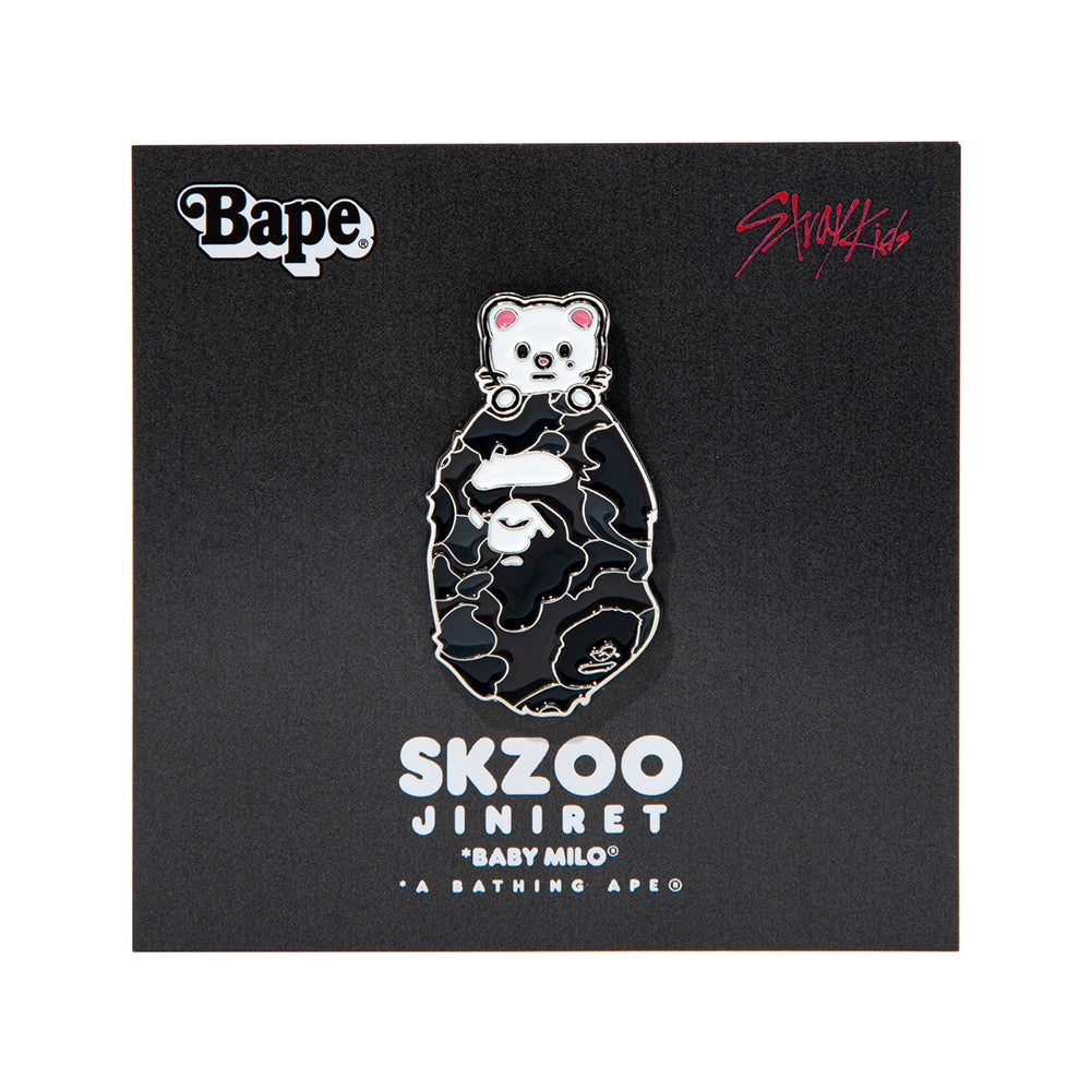 BAPE X STRAYKIDS 메탈 핀 BLACK